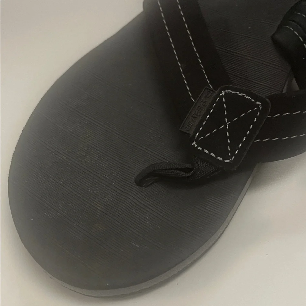 Quiksilver Men’s Black Flip-Flops size 9 / 9.5